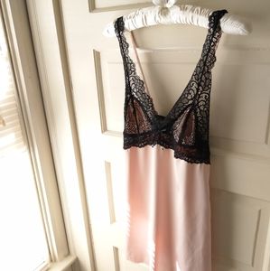 Lingerie Chemise ♥ Babypink Satin with Black Lace